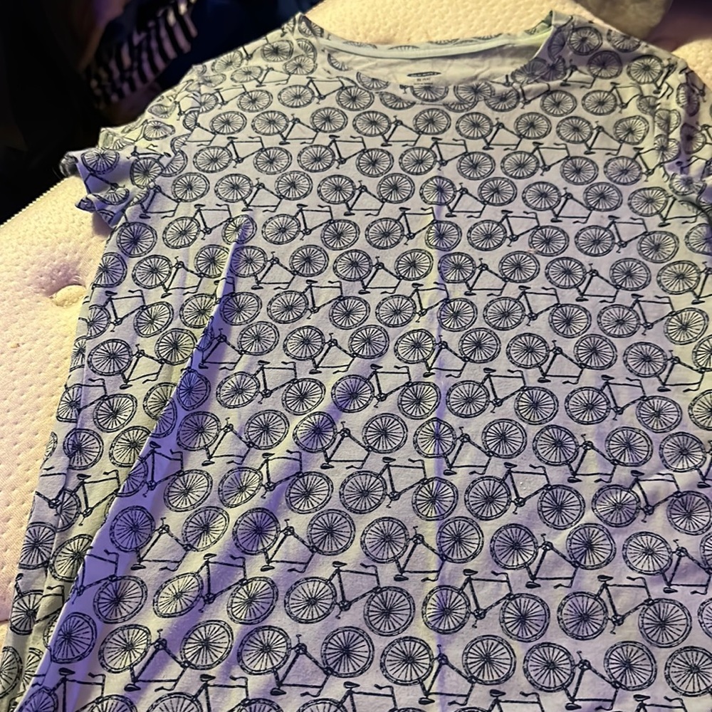 Girls shirt sleeve tee shirt